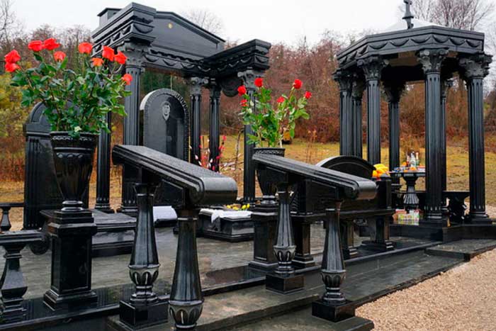 Мемориальные комплексы на могилу